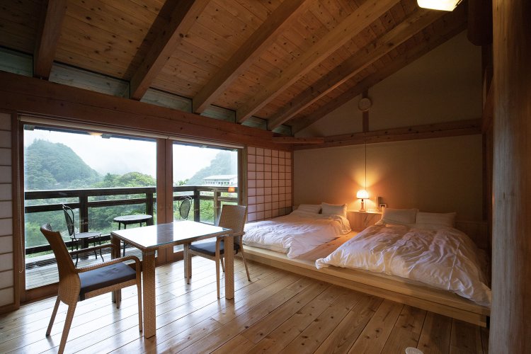 コテージは3部屋。家具や眺めがグレードアップする特別室の「黒森山」（写真）がおすすめ。
