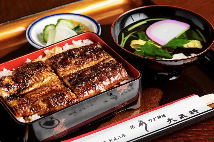 うな重（並）2970円。ウナギのボリュームに心もお腹も満たされる。
