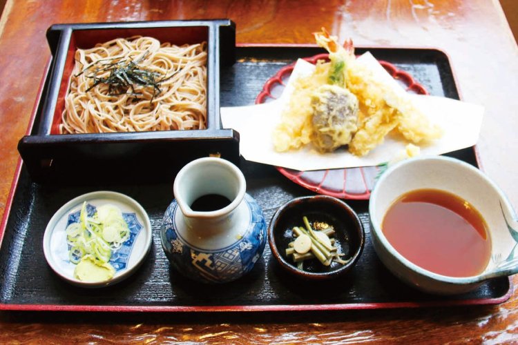 食べ応え十分な、「上天ざる」2350円。