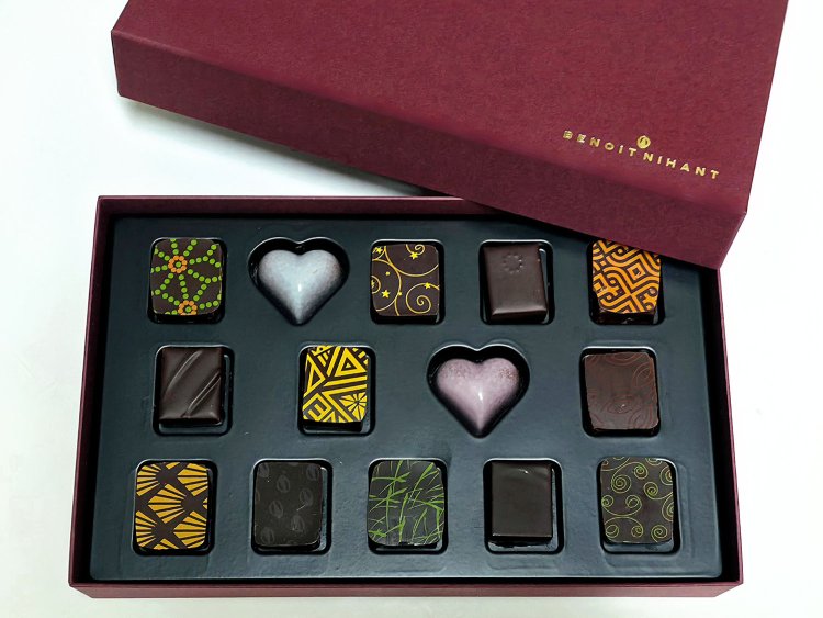 ブノワ・ニアン ボックス 14個入7776円。