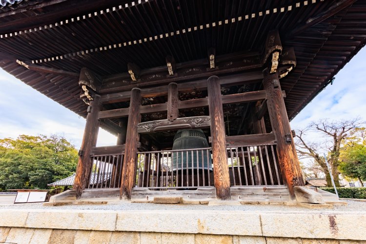 京都の方広寺には、大坂の陣の引き金となった鐘楼が（写真＝道海史佳）。