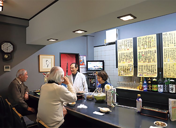 代々青果店だった店を田中詔二さんが食事処に改装。