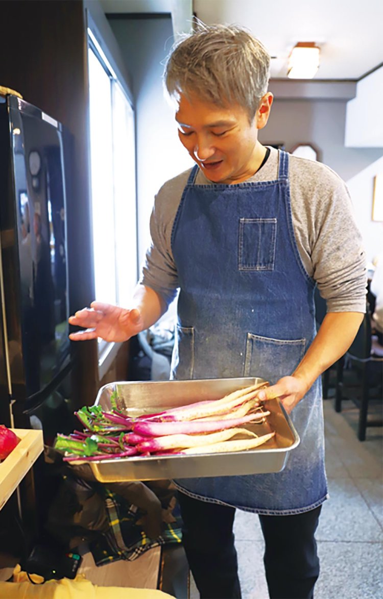 長男の大士さんも加わり、居酒屋営業を開始。