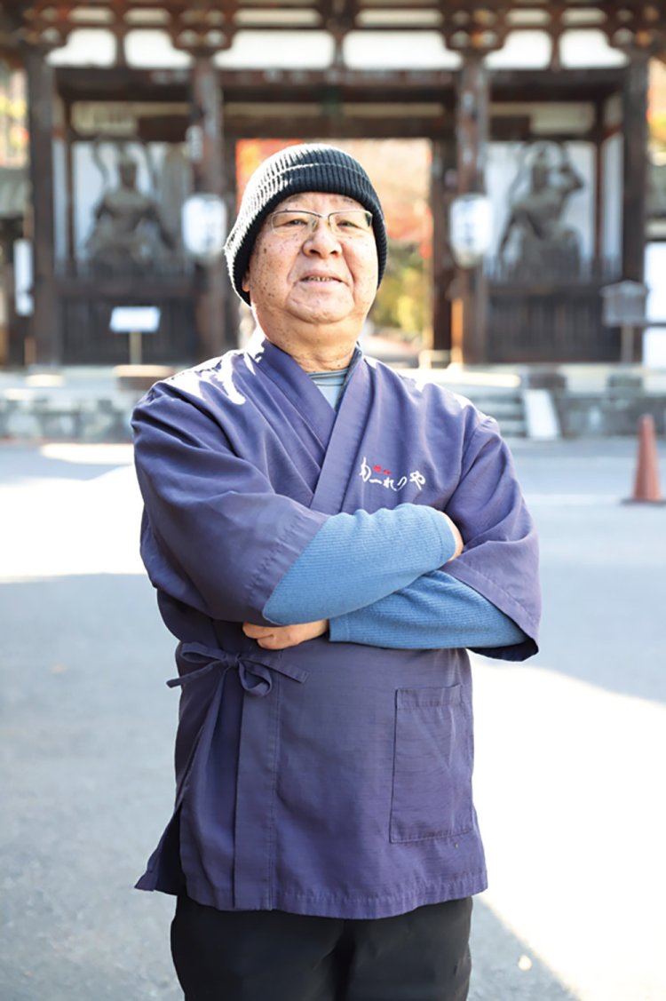 『近江もーれつや ほたるの里』安田 功さん。「梅の花の時期は、石山寺門前の各店で時期限定の料理や甘味を提供します」。