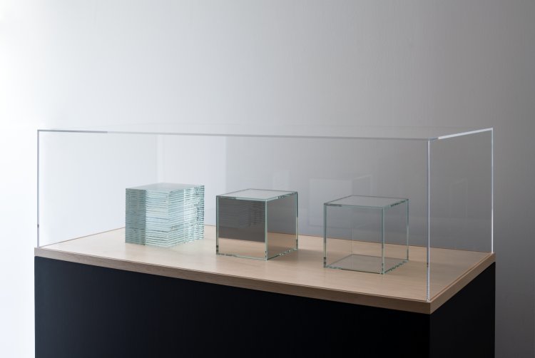 《あなたと私、そして世界のすべての⼈たち》 2020 （C）Alfredo Jaar。