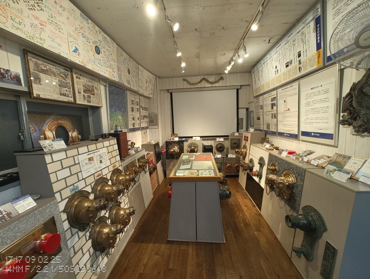 各地で救出した貴重な送水口を展示した『送水口博物館』。