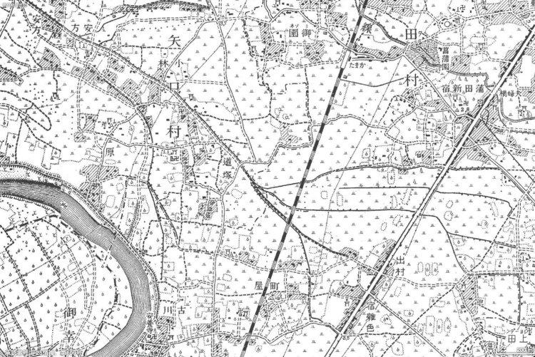 「東京時層地図」（日本地図センター）、明治のおわり（明治36-42年）（1903-1909年）より。中央付近の「道塚」と書かれた文字の右下あたりが「蛸の手」と呼ばれた分水地点かと思われる。     
