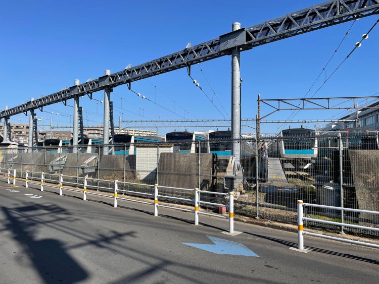 京浜東北線の車庫。車両がこれだけ並んでいるさまは鉄道好きでなくともテンションが上がる。