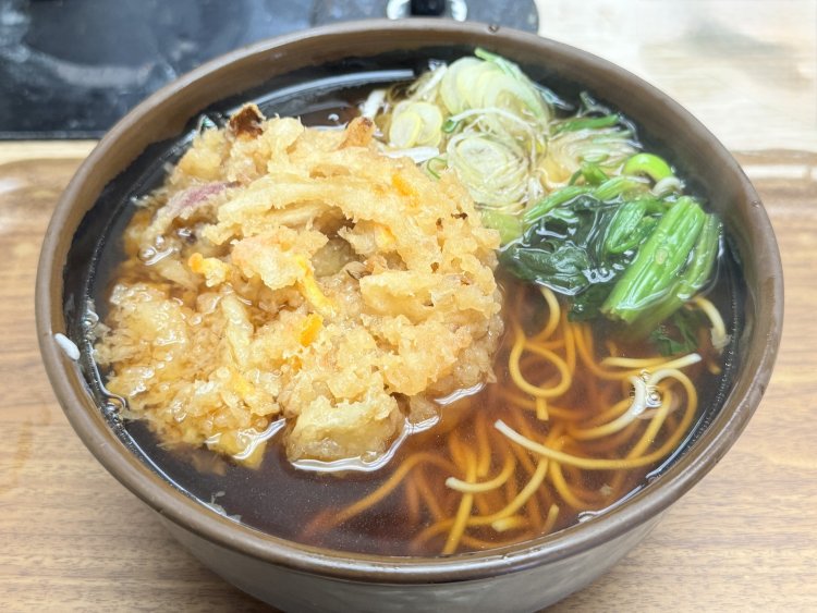 かき揚げそば630円。バランスの良い一杯。