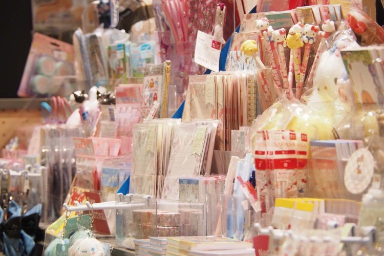 かわいらしい文具も充実。