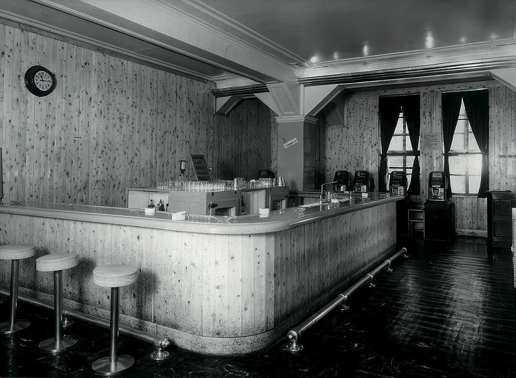 接収時代のバー（写真提供＝東京會舘）。