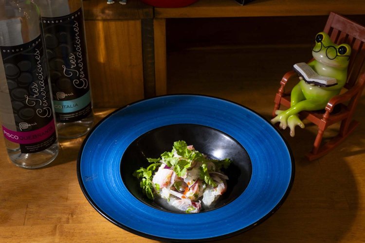 セビーチェ850円はペルーの蒸留酒・ピスコ900円と。