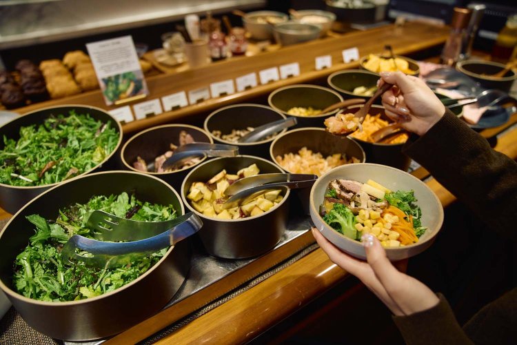 洋食中心だが、火・金は和食も用意。