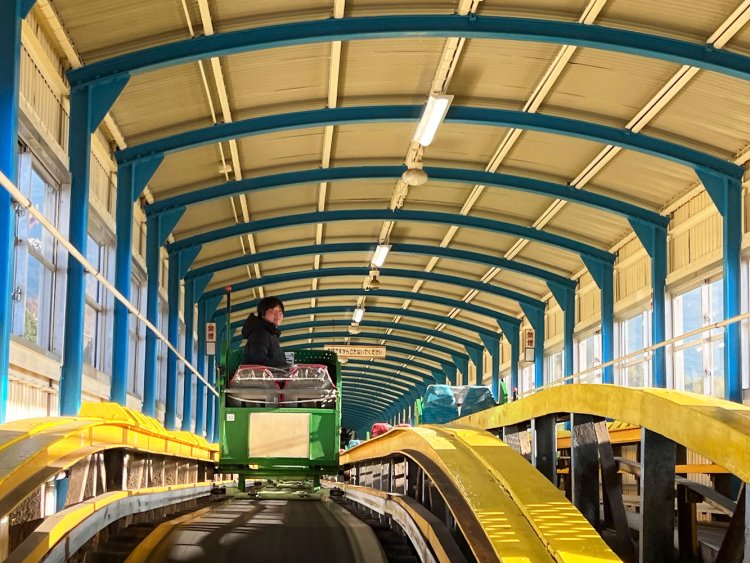 帰りのカーレーターもまた楽しい。