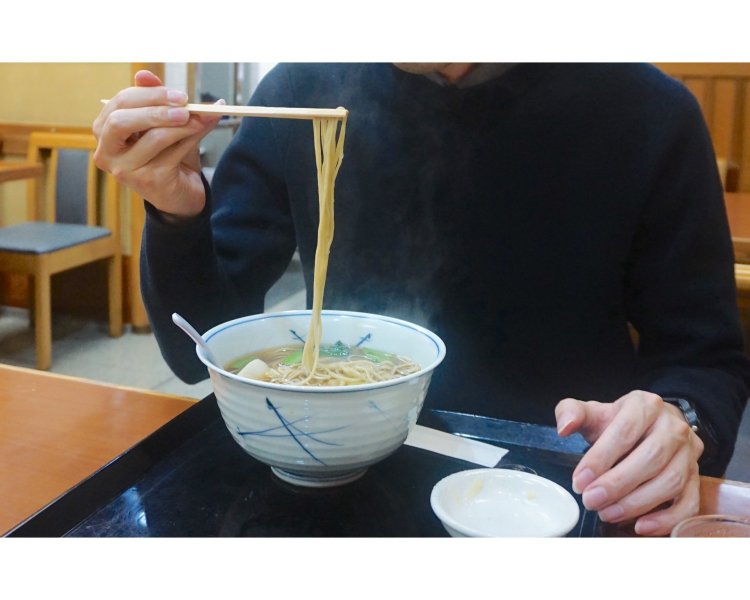 “そば初心者”が日本橋の老舗『薮伊豆総本店』へ！ おいしいそばの食べ方と歴史を教わった【江戸文化を訪ねて】