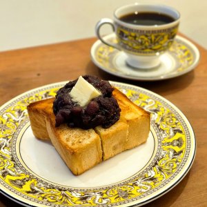 通いたくなる素敵なお店『喫茶クレマチス』のあんバタートーストとコーヒーゼリー〜黒猫スイーツ散歩 銀座編20〜