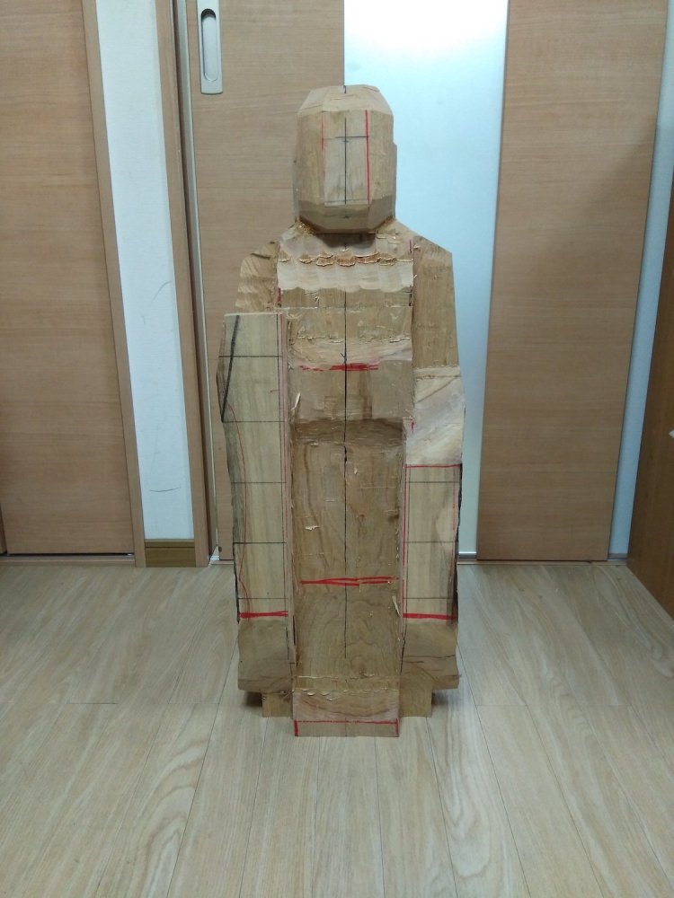 制作途中の阿弥陀如来像。