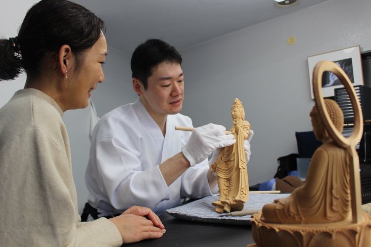 仏像教室でその魅力を伝え続ける。