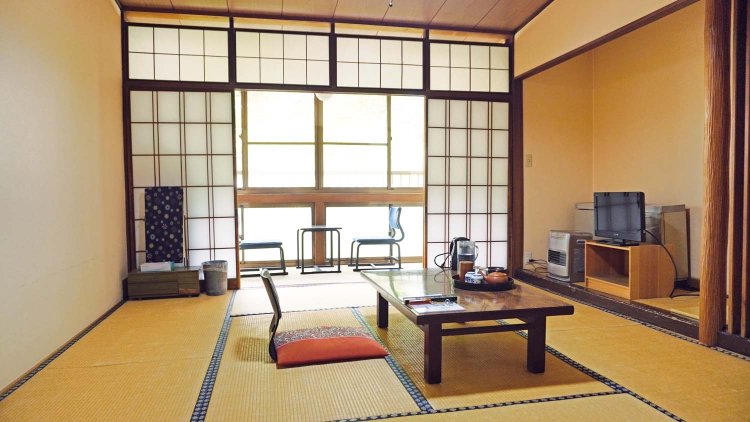 昭和レトロな館内で静かな時間を過ごせる。