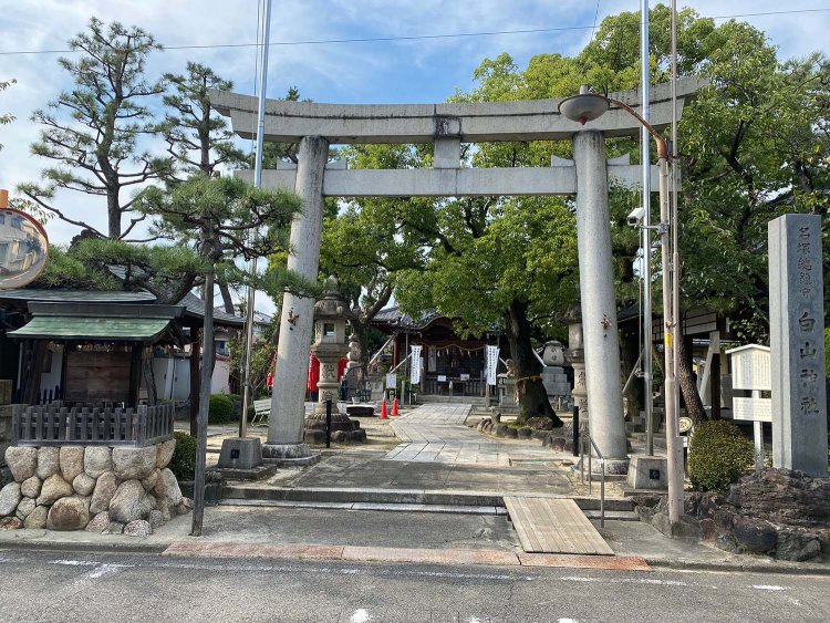 信長様が布陣した白山神社。