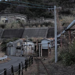 【長崎県池島探訪記】炭鉱施設を観察しながら島内を一周して歓楽街の跡へ