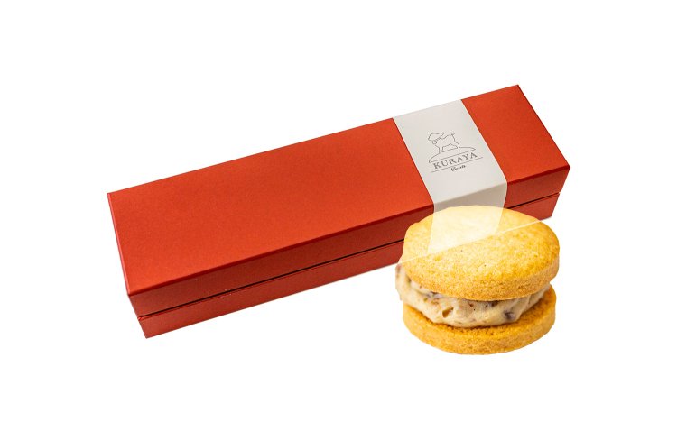 ラムレーズンバターサンド1箱5個入り2200円（箱なし2000円）。１個500円でも販売。