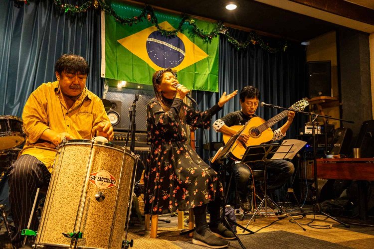 「楽器もブラジルならでは！」。