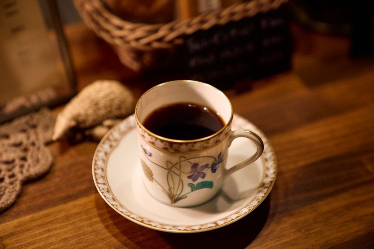 深煎りなど常時3、4種類用意。1杯450円～。