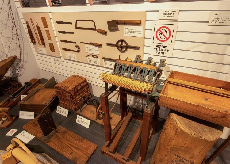 展示された当時の舟や道具類の多くは、国の重要有形民俗文化財。