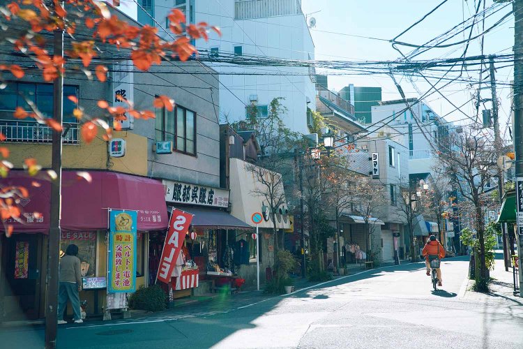 昭和の風情が色濃い池上本門寺通りの商店街。