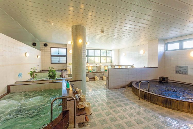 温度1桁台の水風呂がサウナ好きに好評。