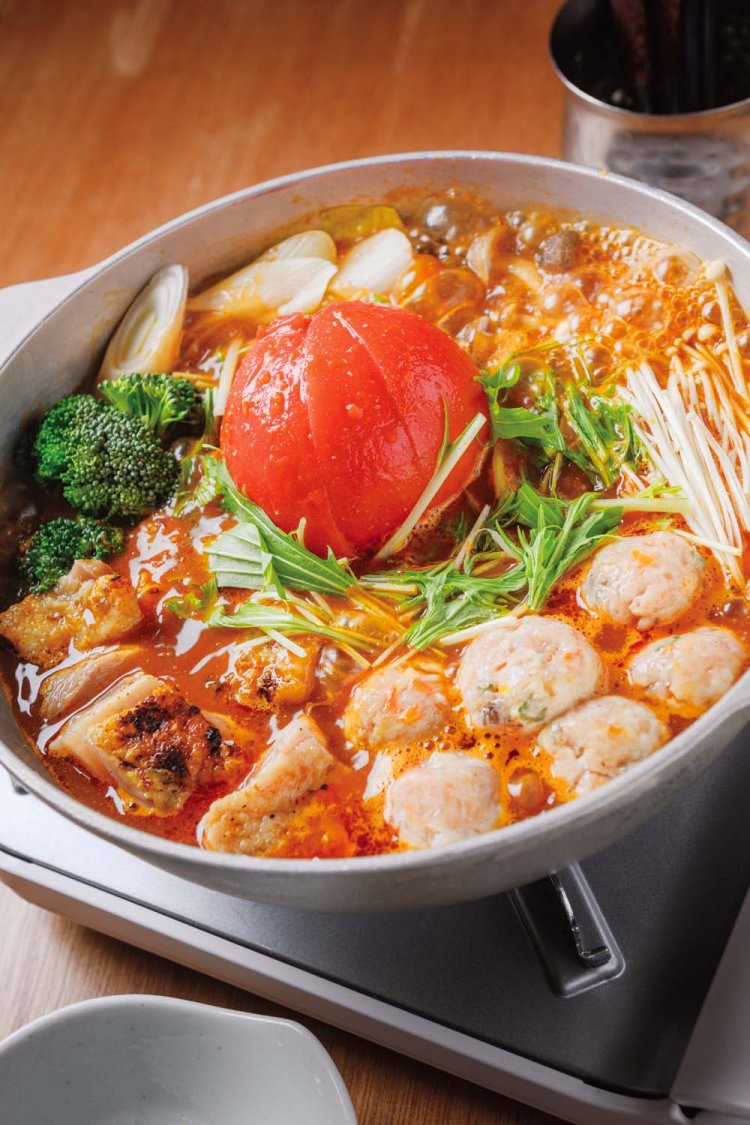 炭トマト鍋1480円。