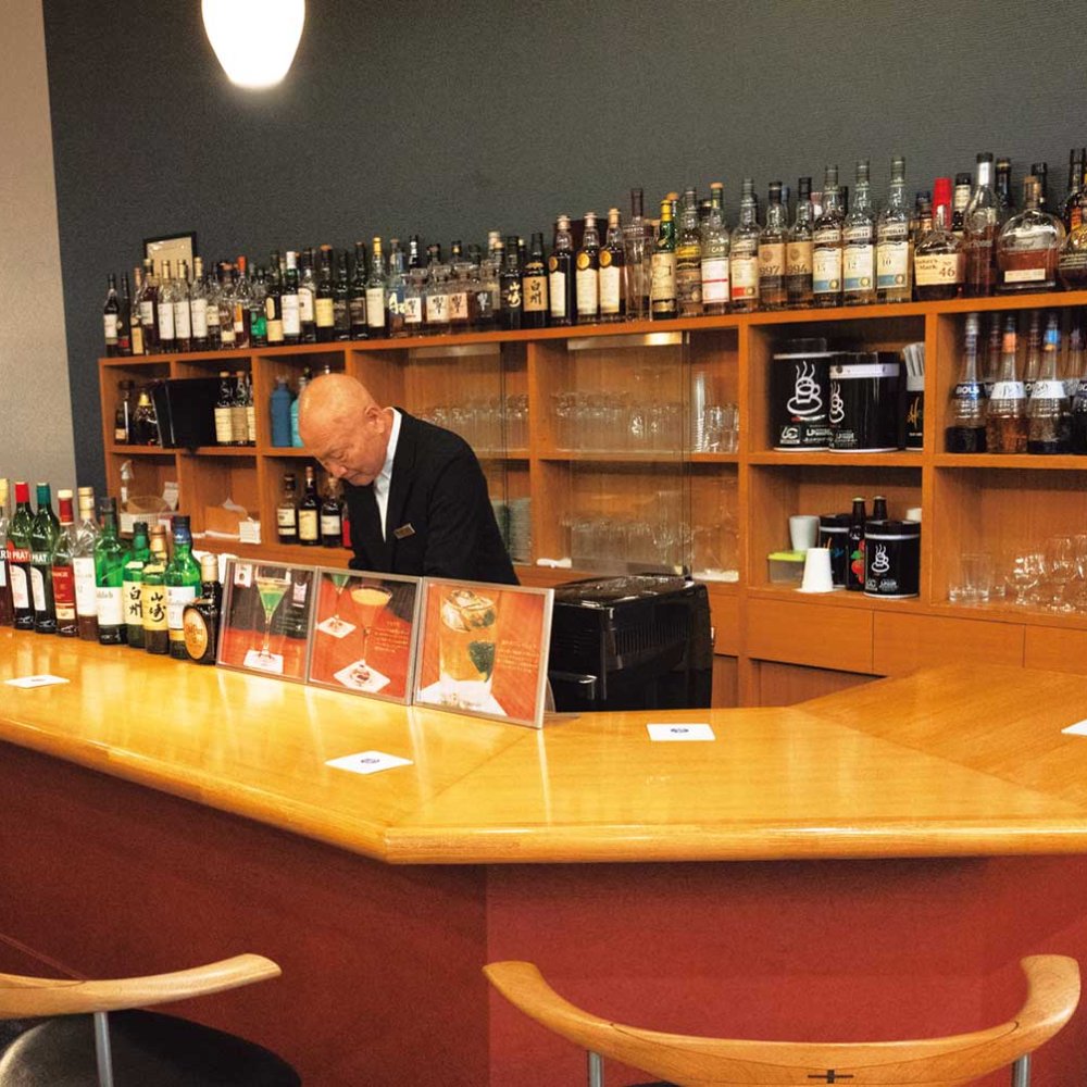 瀬戸内の離島・大崎上島の『ホテル清風館』。移住した熟練バーテンダーがカクテルで瀬戸内の四季を表現する