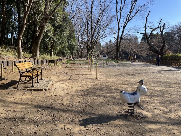 うさぎの遊具が一個だけ。