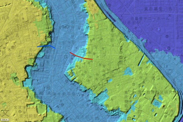 三崎坂は赤、団子坂は青の線の部分（国土地理院地図の標準地図・標高図・陰影起伏図を加工）。