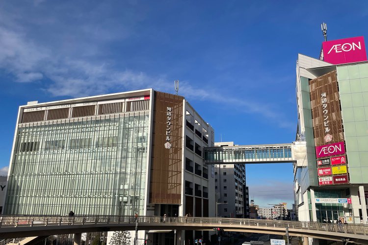 河辺駅前。イオンスタイルに、中央図書館と天然温泉が駅前デッキに直結。超便利！