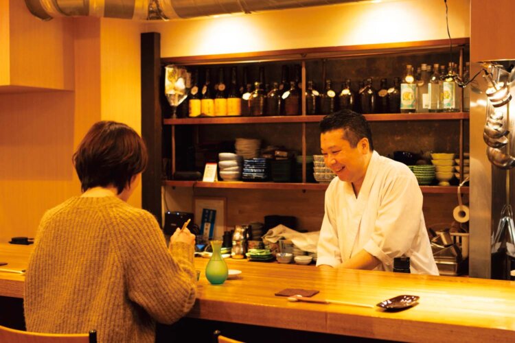 田中さんの日本酒好きの友人が日本各地で見つけてきた銘柄が並ぶこともある。