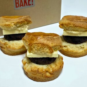 【東京駅限定】人気のスコーン専門店『BAKERS gonna BAKE』のあんバタースコーンサンド～黒猫スイーツ散歩手土産編～