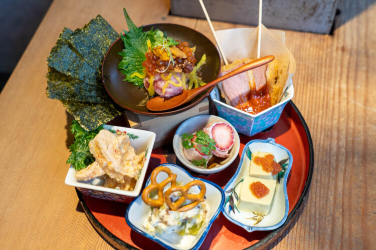 おばんざい盛り合わせ2人前1880円から。