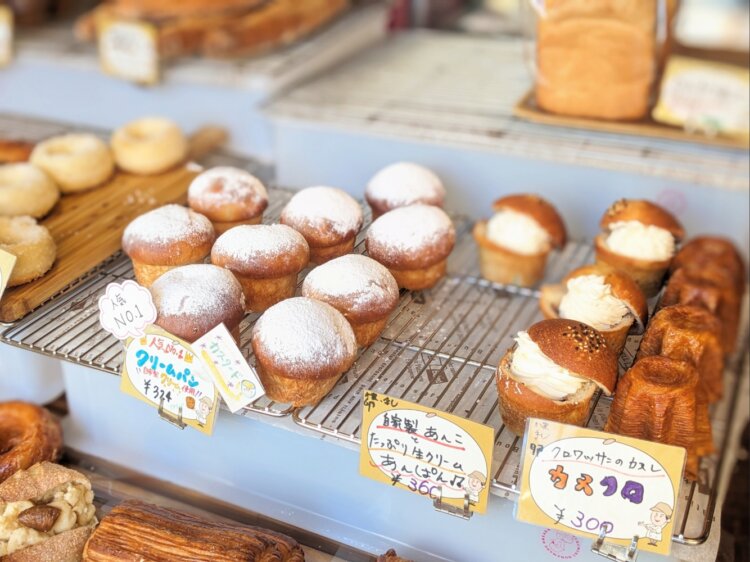 スイーツ系のパンが充実。季節限定商品もあり、常連客は何度訪れても楽しみが尽きない。