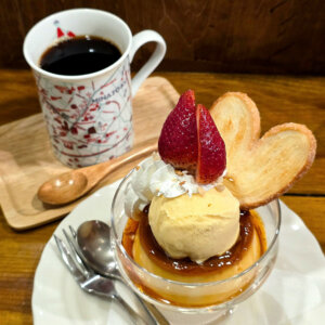 1700冊の地図の本に囲まれる『地理系ブックカフェ空想地図』でコーヒーとスイーツを〜黒猫スイーツ散歩 駒沢大学編3〜