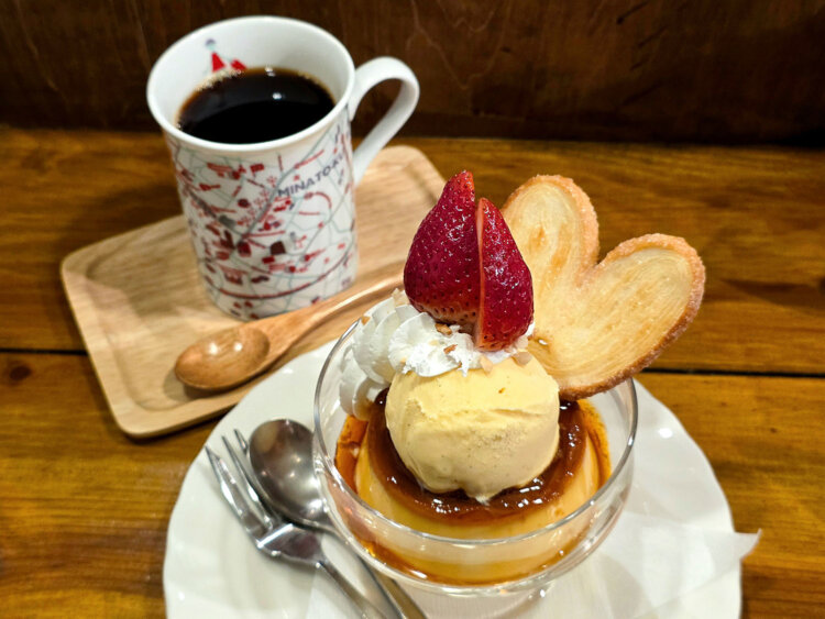 地理系ブックカフェ空想地図（ちりけいブックカフェくうそうちず）