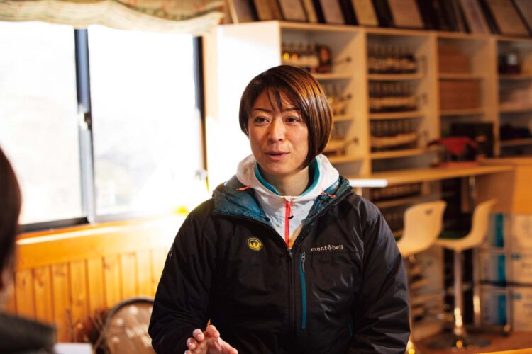 伊知郎さんと共に歩んできた吉川さん。13年に入社し、自社の魅力を国内外に発信している。