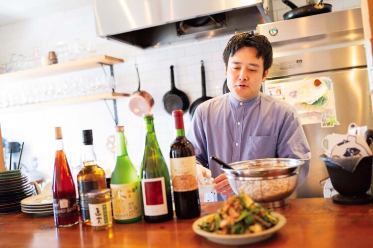 「お店が好き」と言う店主の山﨑さんは、日々ほぼワンオペでお店を回す。