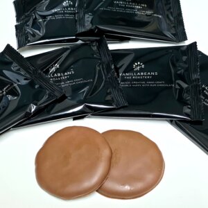 【東京駅限定】横浜発チョコレート専門店『VANILLABEANS THE ROASTERY TOKYO』のチョコチップクッキー～黒猫スイーツ散歩手土産編～