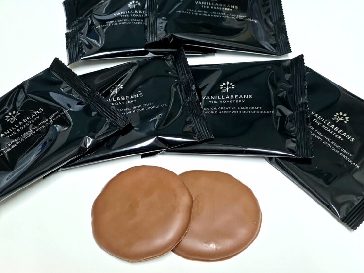 【東京駅限定】横浜発チョコレート専門店『VANILLABEANS THE ROASTERY TOKYO』のチョコチップクッキー～黒猫スイーツ散歩手土産編～