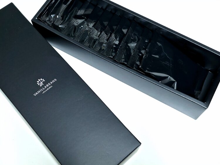 東京駅限定 ミルクチョコレートホリック10枚入り2376円。