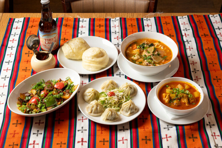 市ケ谷『タシデレ』は亡命チベット人たちの文化と心を伝える場所。世代をつなげてきた料理の特徴とは？