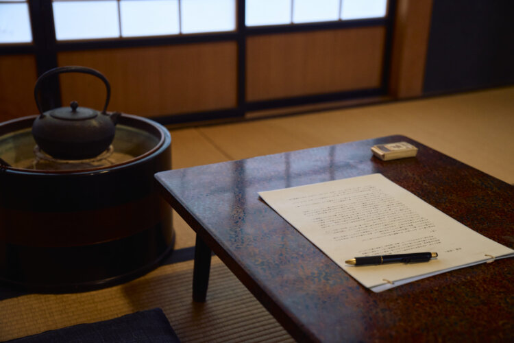 『太宰治疎開の家 旧津島家新座敷』の書斎。