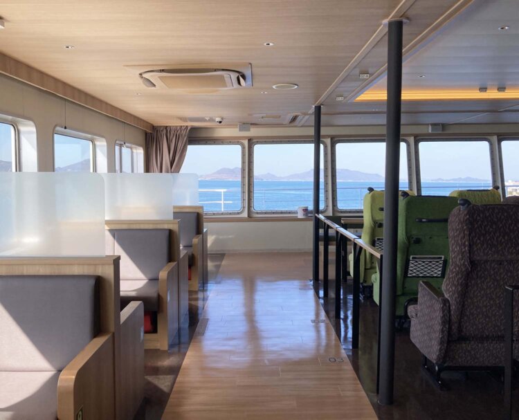 乗船開始前に撮影させていただいた「コンフォートリクライニング席」。